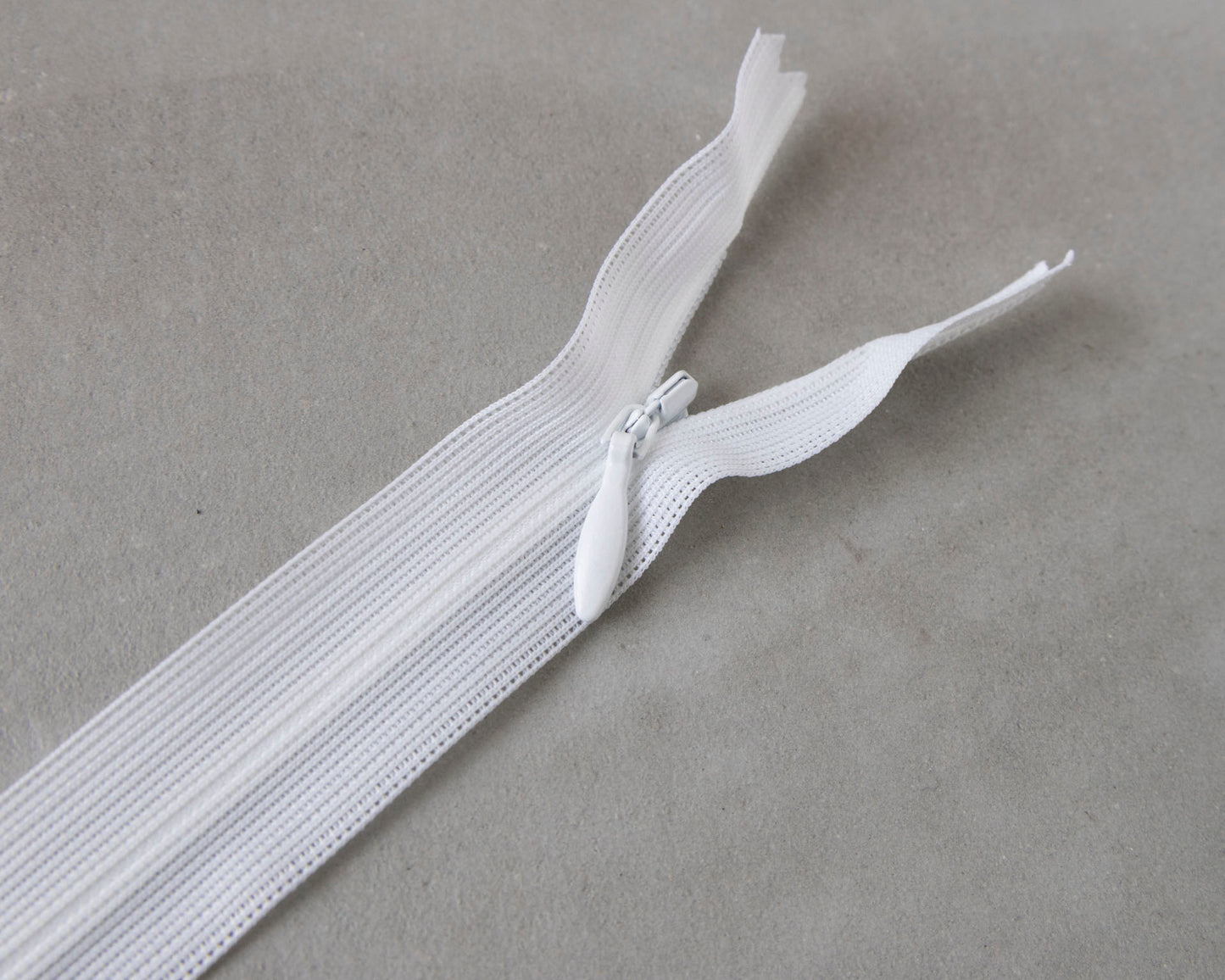 コンシールファスナー