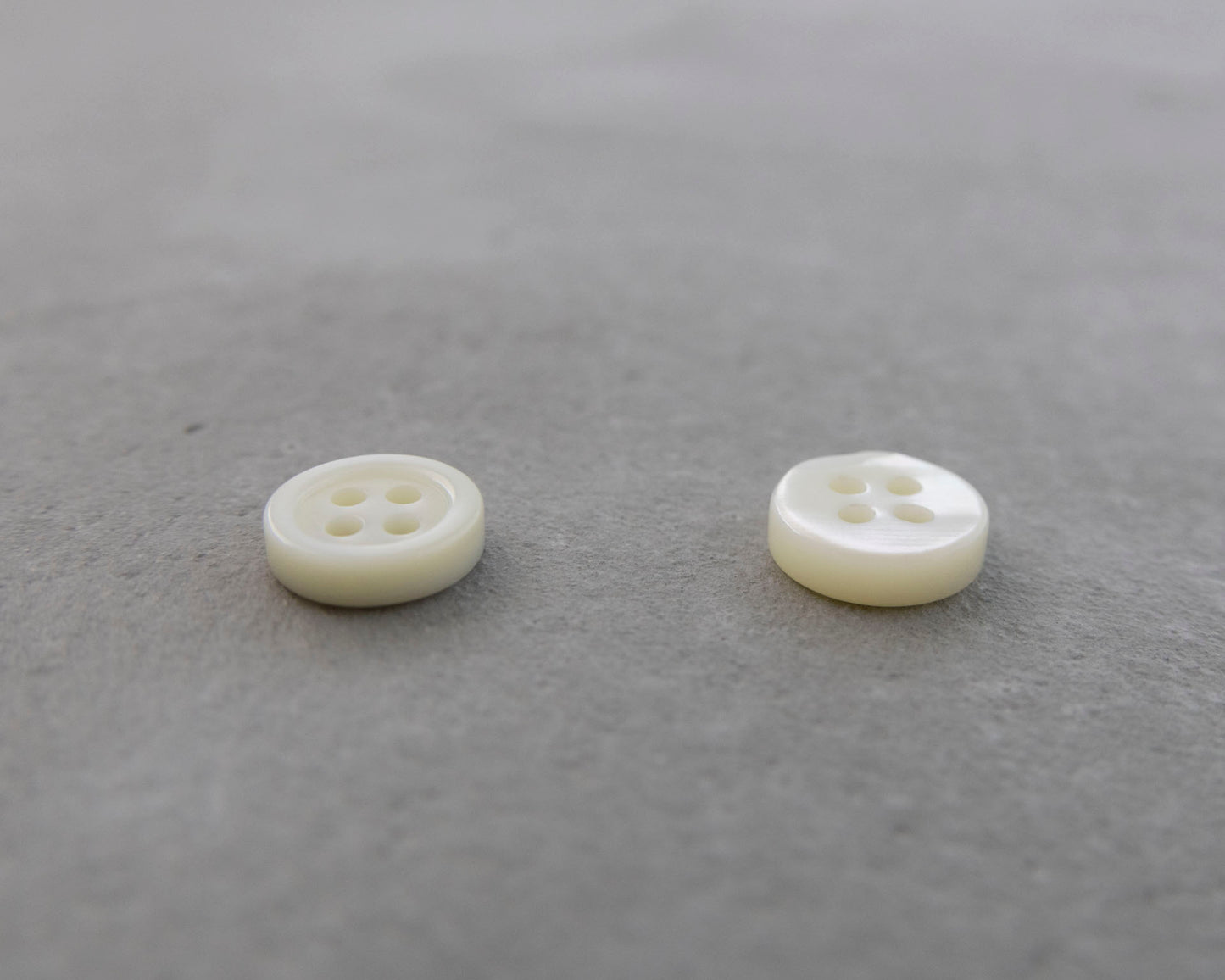 貝ボタン - 厚みのある4穴リム