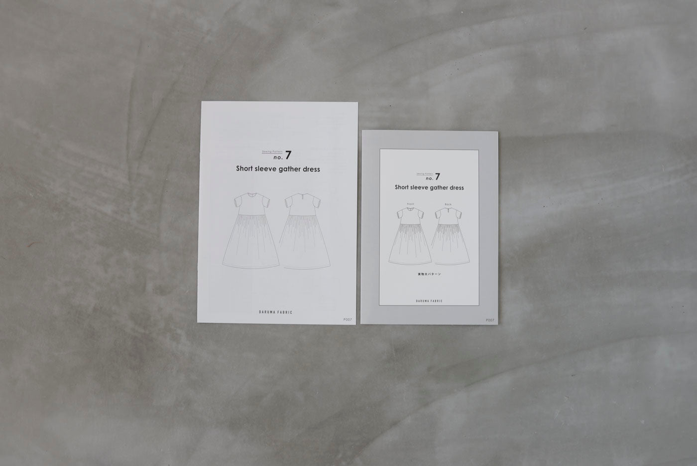 【kit】Short sleeve gather dress -Paper タイプライター -