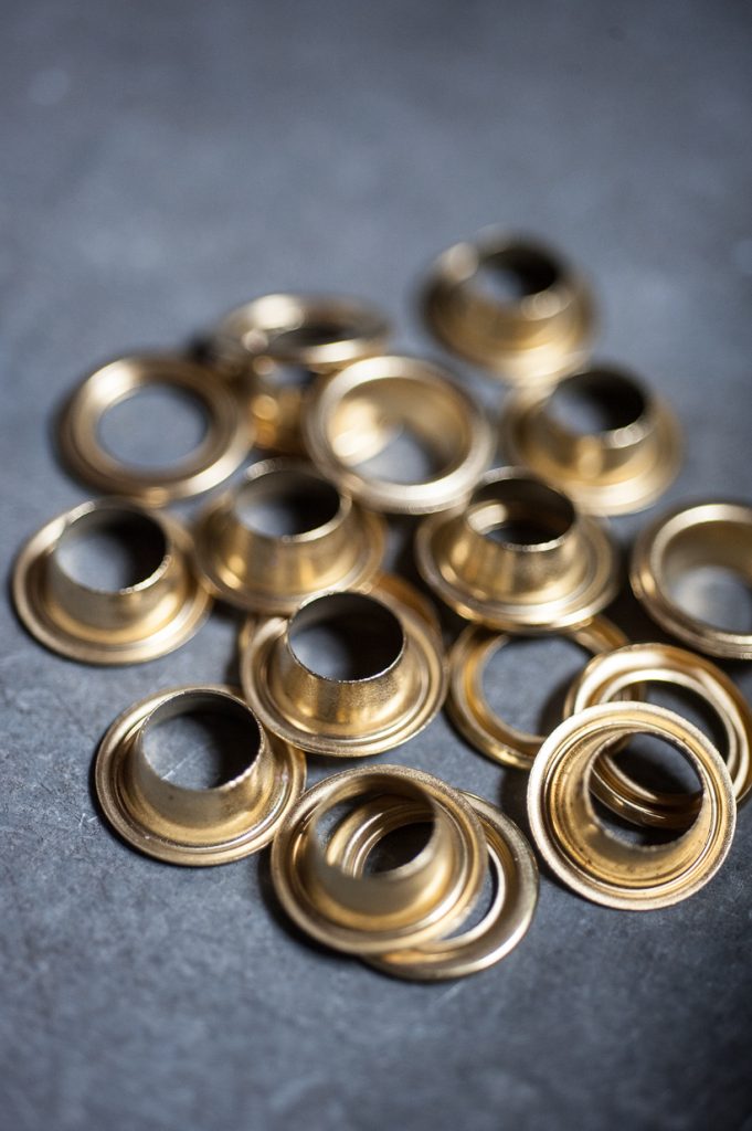 TEN EYELETS SET