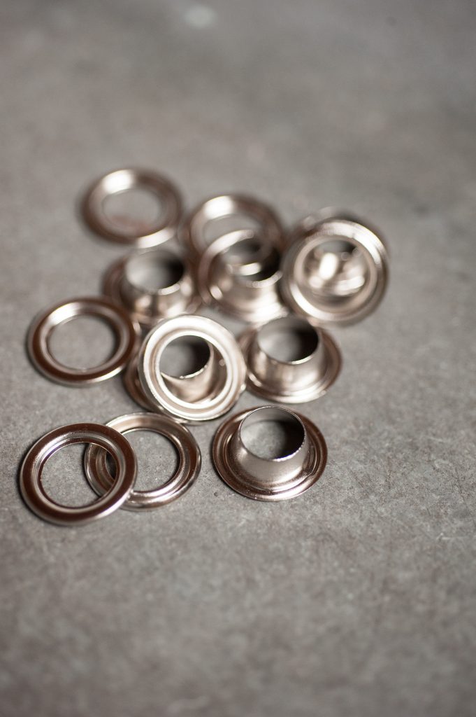 TEN EYELETS SET