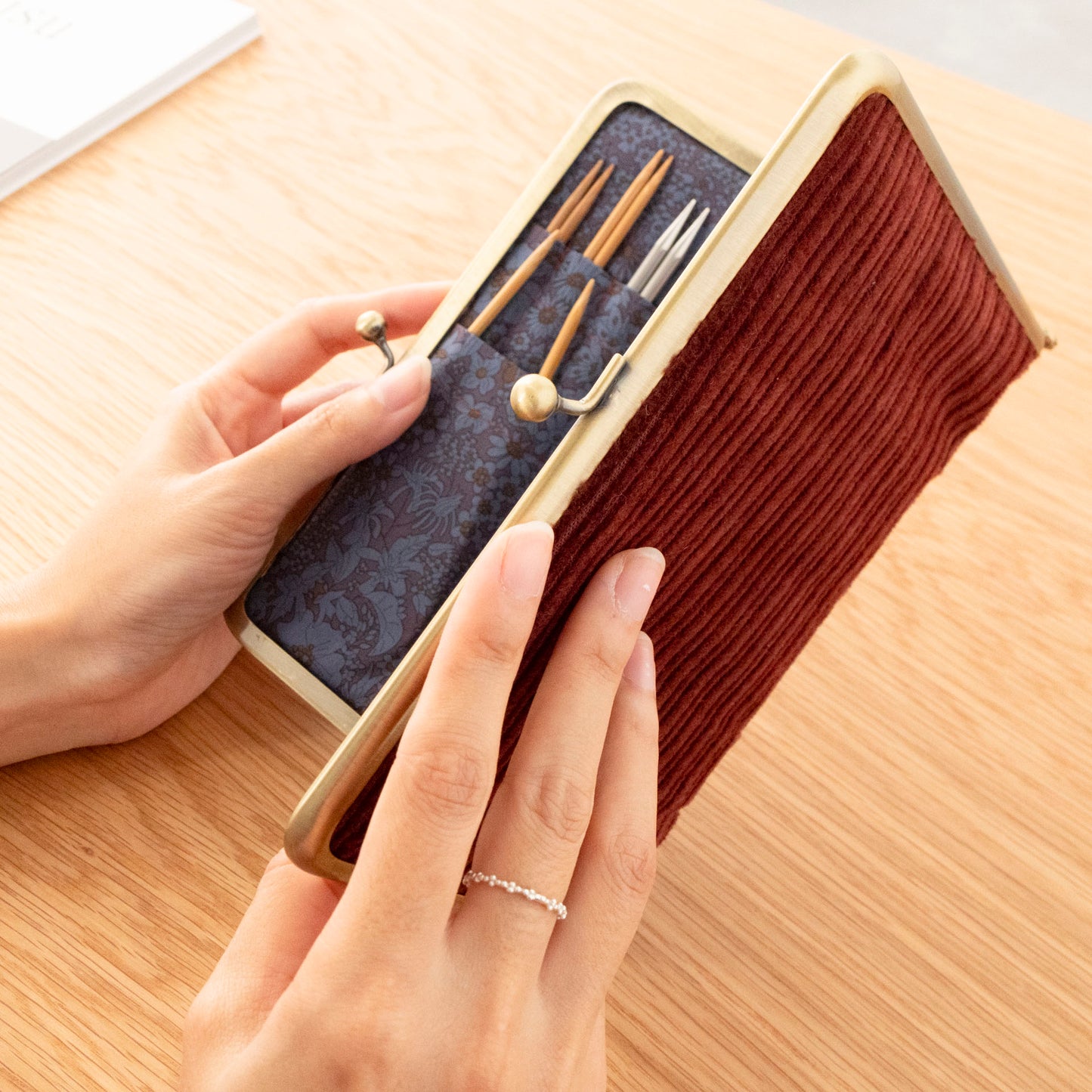 Knitter's needle case - Corduroy -