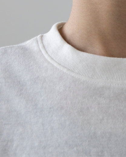 オフホワイト x 大人のTシャツ（リブ）